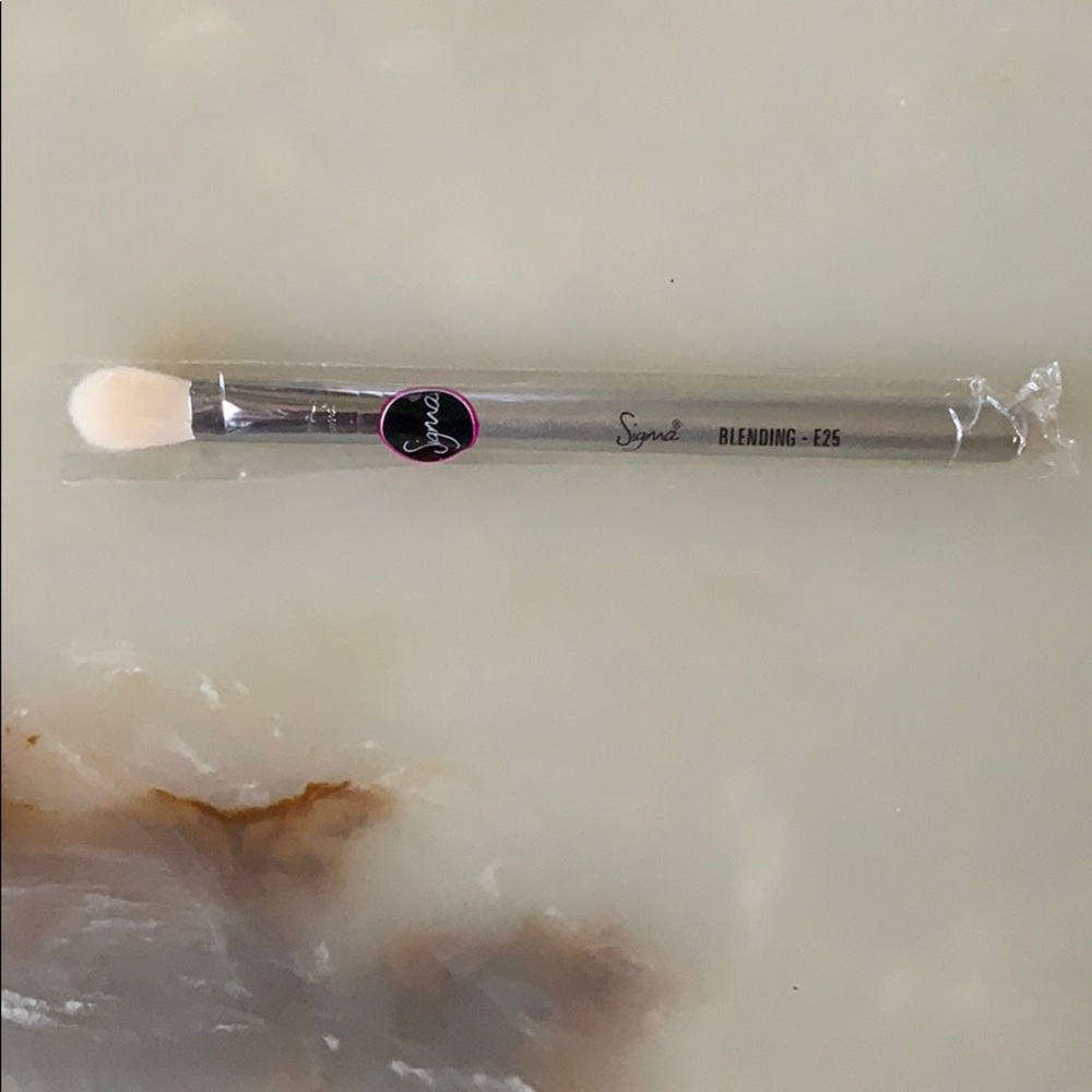 Sigma brush E25